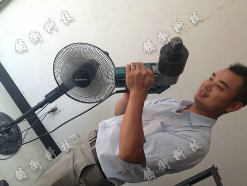 電動(dòng)力矩扳手